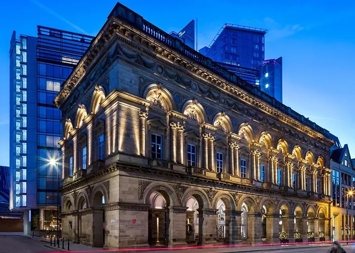 Discover the Best Hotels in Proximity to Victoria Warehouse Manchester