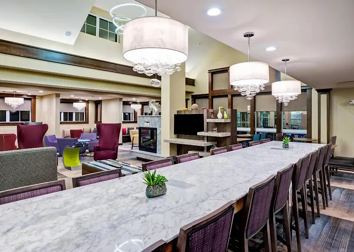 Best Hotels near Hamilton Town Center