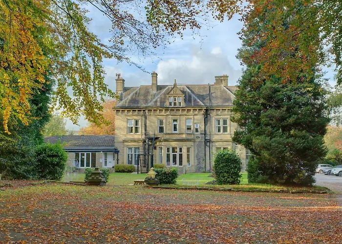 Premier Hotels in Linthwaite Huddersfield