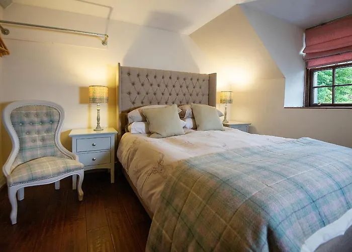 Top Hotels Near Killin's Scenic Attractions