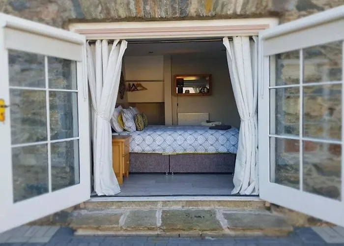 Top Hotels Near Ballynahinch for Unforgettable Stay