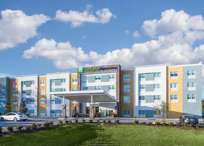 Top Wildwood Hotels by the Iconic Boardwalk