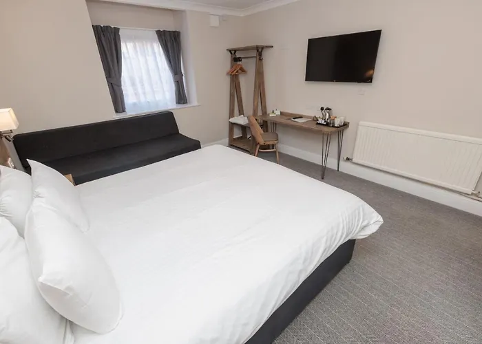 Top Cheap Hotels in Chesterfield for Cozy Stays