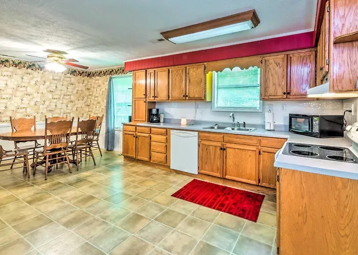 Best Hotels Around Albany Capital Center