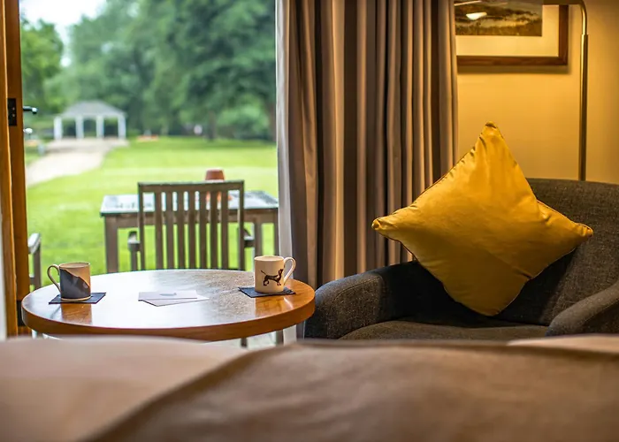 Discover the Luxurious Comforts of De Vere Hotels Oxford in the Heart of Oxford, UK