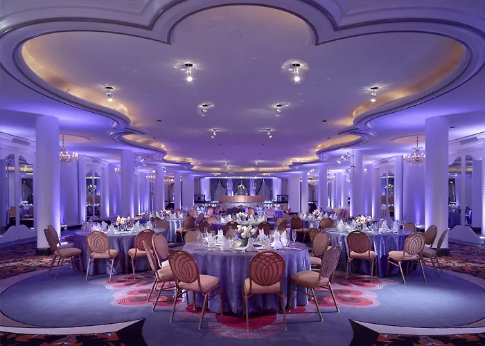 Best Washington DC Hotels with Refreshing Pools