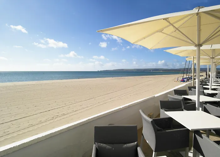 Unrivaled Luxury Accommodations in Poole, England