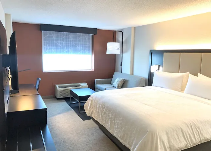 Top Hotels by Richmond Airport for Easy Travel