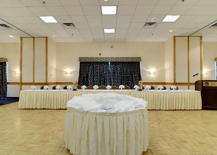 Premier Hotels in Hillside