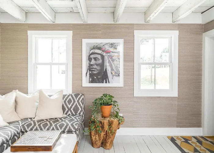 Best Hotels Walking Distance to DC Attractions