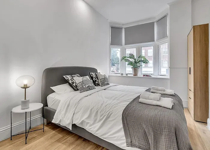 Hotels near Chalk Farm London: Find the Perfect Accommodation for Your Stay