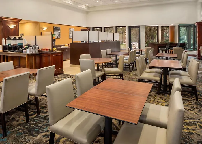 Best Hotels in Edina MN