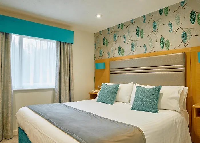Top Hotels Near M62 in Huddersfield