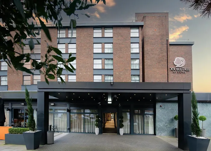 Affordable Options Await: Cheap Hotels in Ealing, London for Budget Travelers