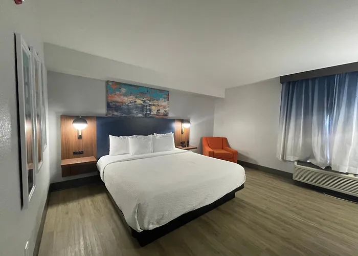 Top Hotels in Homewood for Memorable Stays