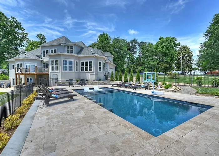 Top Hotels Near Denver for City & Nature Escape