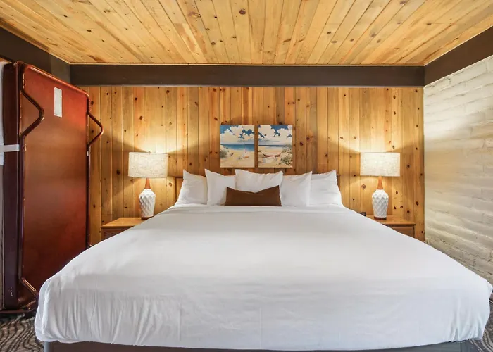 Top Yachats Hotels for a Picturesque Coastal Retreat