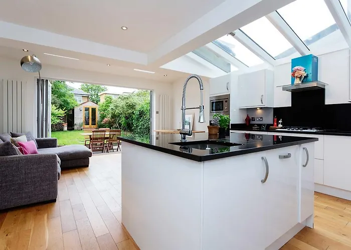 Top-Rated Hotels Near Wimbledon