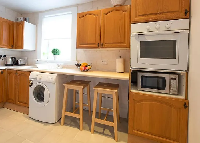 Top Accommodations Near Coatbridge