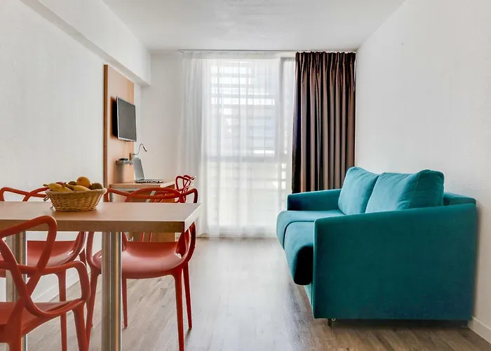 Top Budget-Friendly Hotels and Stays in Bordeaux