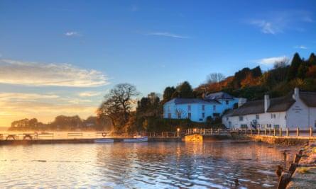 A view over the water to the Pandora Inn captured shortly after sunrise