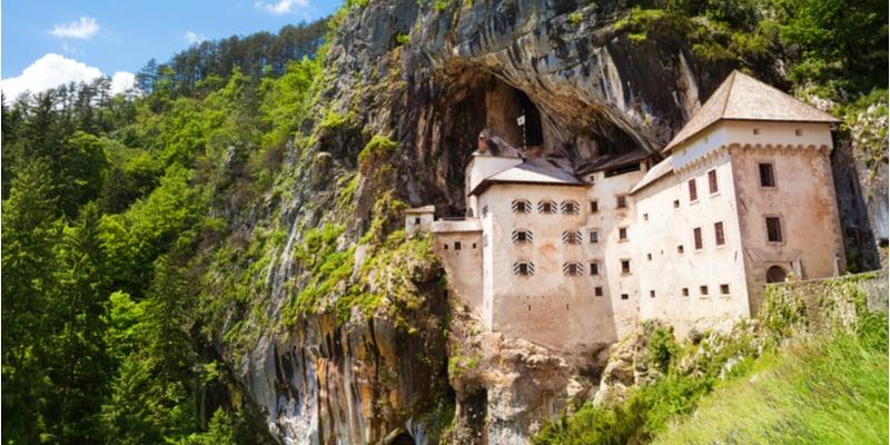 castello-predjama_2
